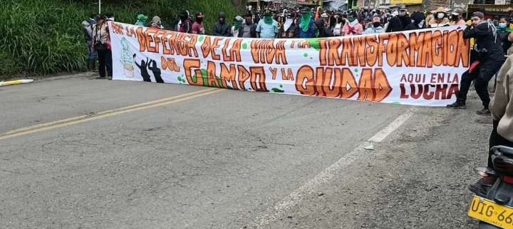 Comunidades del sur del Cauca se levantan por incumplimientos en acuerdos de paz y titulación de tierras