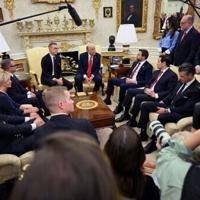 Trump says 'stepping up pressure' to end Ukraine war