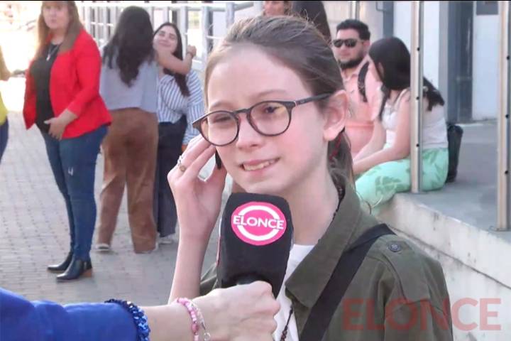 Ian Moche brindó una charla sobre autismo en Sala Mayo