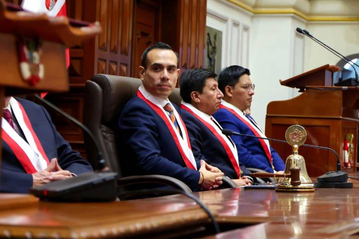 Sheinbaum respalda a Pedro Castillo tras destitución de Dina Boluarte