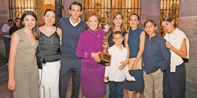 Reconocen a Margarita Aranguren de Alfaro por una vida dedicada al servicio de los demás