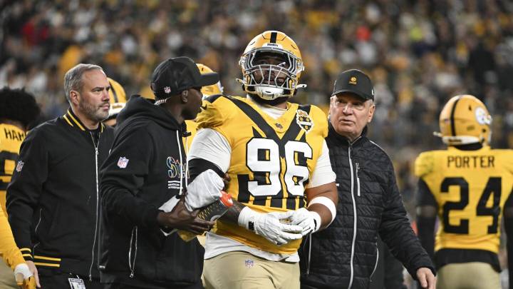 Steelers DL Daniel Ekuale tore his ACL on Sunday
