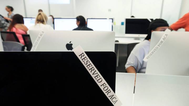 Feds cut program to help Texans find health insurance