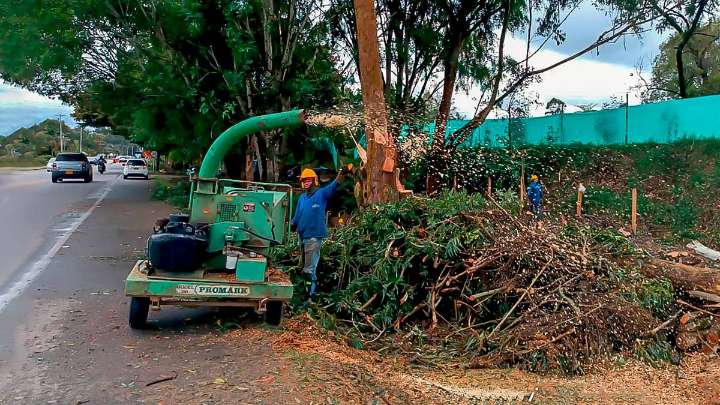Humo blanco para continuar con el puente hacia el aeropuerto José María Córdova
