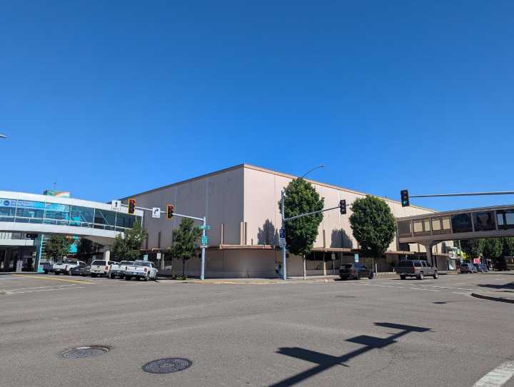 Salem real estate group backs out of plans to buy former JC Penney