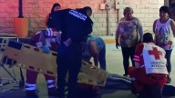 Mujer fue arrollada y sufrió graves fracturas en Torreón; conductor huyó dejándola a su suerte