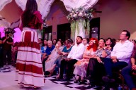 Al estilo de un musical, hermana de Layda Sansores presenta informe del DIF Campeche