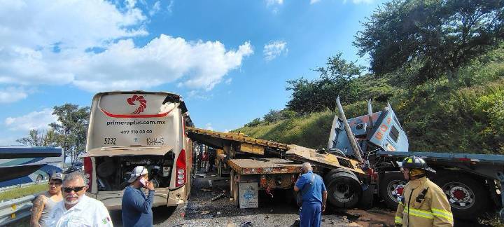 Impresionante accidente dejó 27 lesionados en carambola ocurrida en Ocotlán, Jalisco