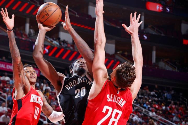 Jordi Fernandez calls out tanking Nets' 'unacceptable' effort after humbling loss to Rockets