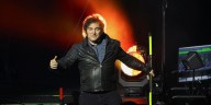 Extenso show musical y un mensaje a la interna: Javier Milei buscó relanzar la campaña tras la salida de Espert