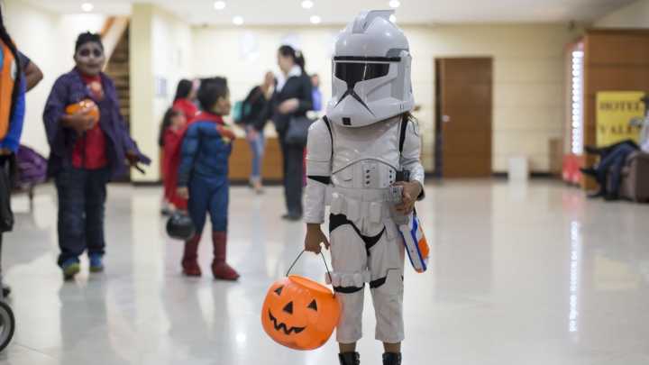 ¿Por Qué No Hay Clases el Viernes 31 de Octubre 2025? Motivo del Puente en Halloween