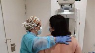 La hoja de ruta tras los fallos del cribado en Andalucía: revisar 1.800 casos en dos meses y una información "empática y comprensible"