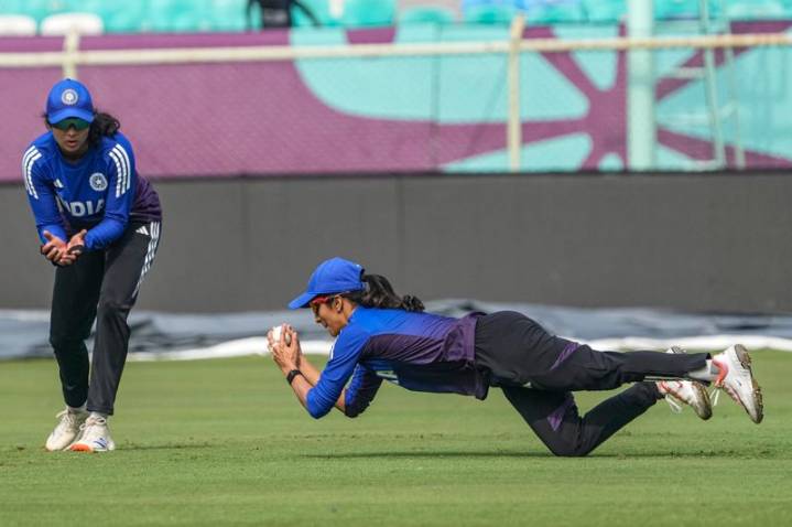 India look to bounce back against Oz