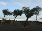 Una "bomba meteorológica" amenaza a Francia y deja a París en estado de emergencia