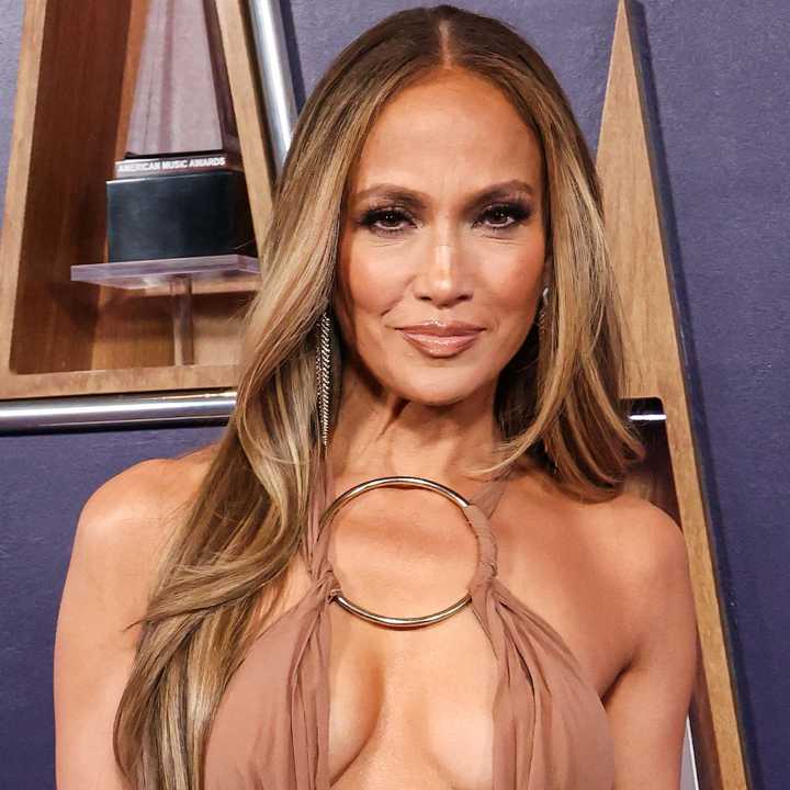 Jennifer Lopez Jokes Her Exes Are "Dead" to Her