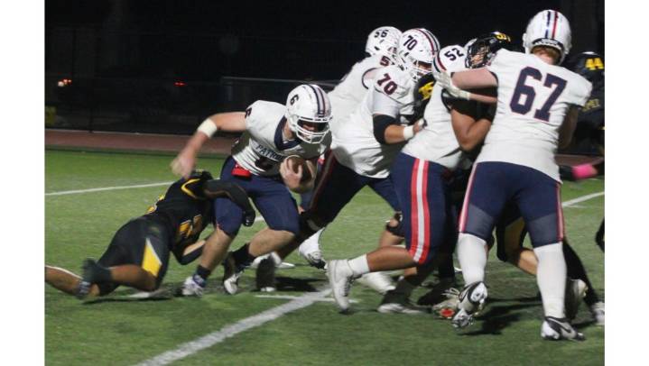 Beckman football shows its strength as it beats Sunny Hills