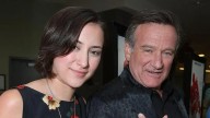 Hija de Robin Williams pide que le dejen de enviar videos de su padre creados con inteligencia artificial