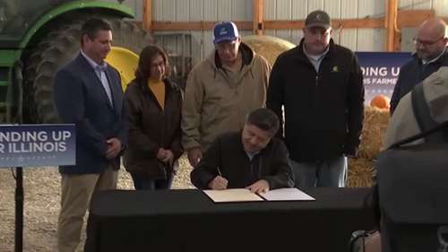 Governor JB Pritzker signs executive order, declares agricultural trade crisis in Illinois during visit to Taylorville