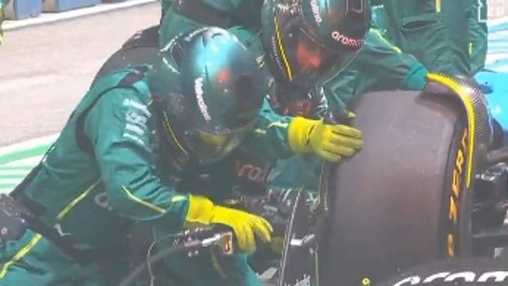 El esperpéntico fallo de Aston Martin que arruinó la carrera de Alonso en Singapur