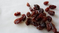 "Falsamente rotulados". La Anmat prohibió un suplemento dietario y una marca de pasas de uva