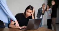 Psicóloga explica cómo el comportamiento de un jefe puede afectar la salud mental de trabajadores