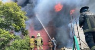 Sofocan incendio en fábrica de colchones en Ecatepec; seis bomberos resultan intoxicados