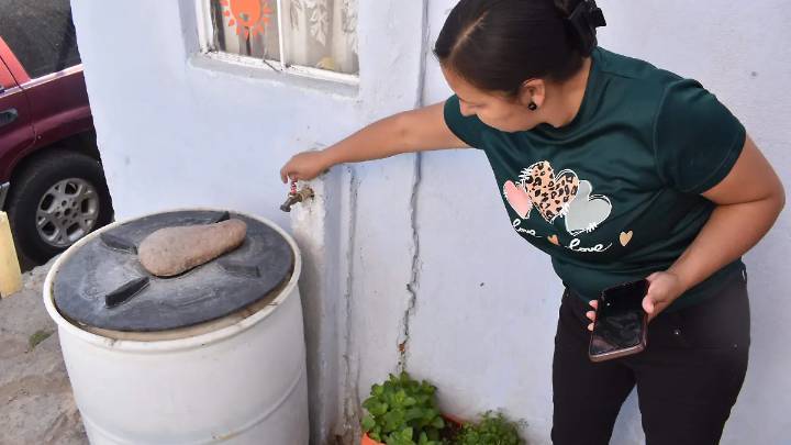 Tandeo inicia la semana suministrando agua a seis colonias de Parral