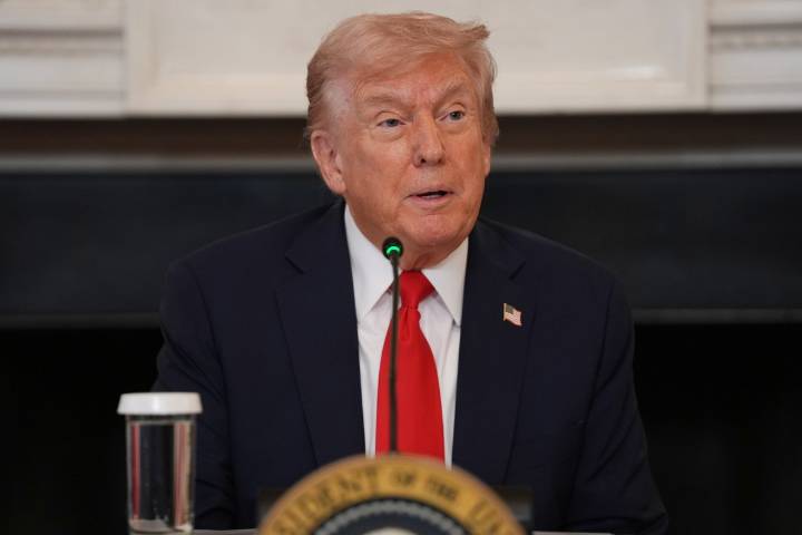 Trump revela que rehenes israelíes serán liberados el lunes y que Gaza será reconstruida