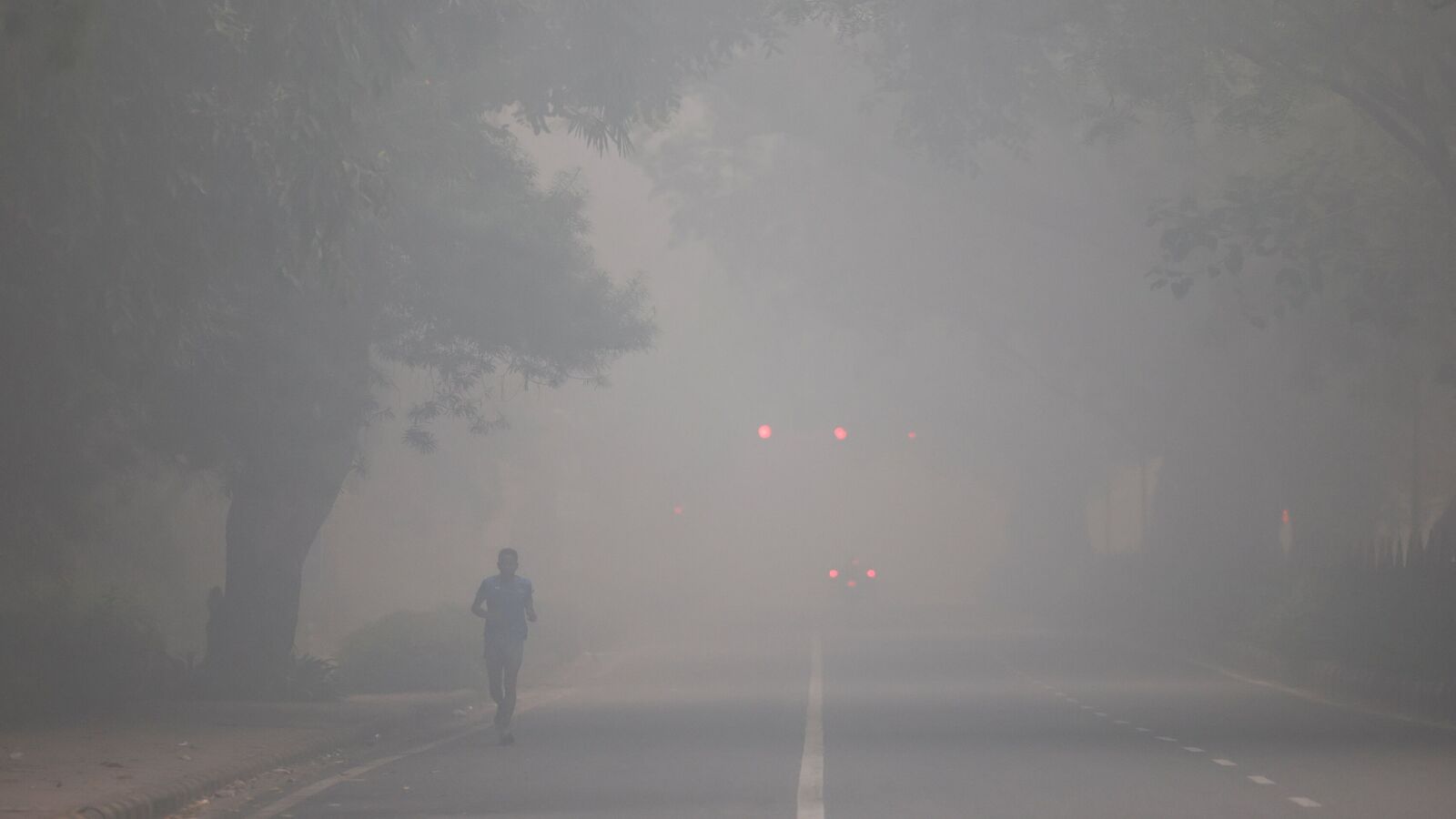 Delhi AQI ‘severe’ post-Diwali; doctors compare air to smoking dozen cigarettes