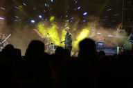 Deleita Aleks Syntek a saltillenses con presentación a beneficio de niños con discapacidad auditiva