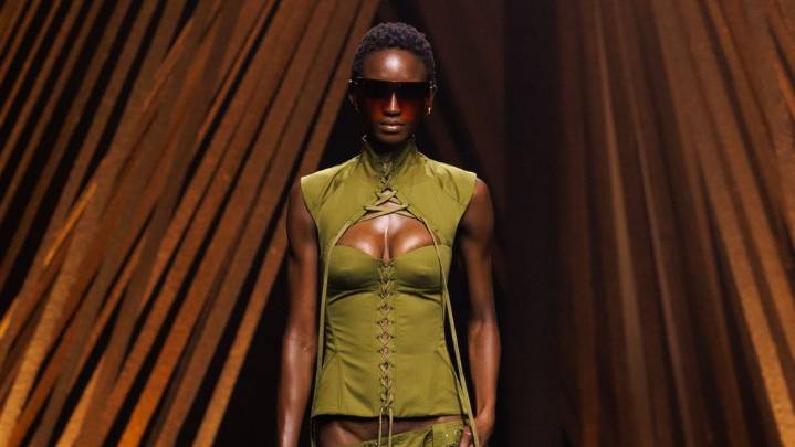 McQueen Spring 2026 Ready-to-Wear Runway, Fashion Show & Collection Review