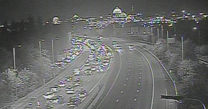 Live M60 traffic updates as crash leaves motorway closed near Trafford Centre