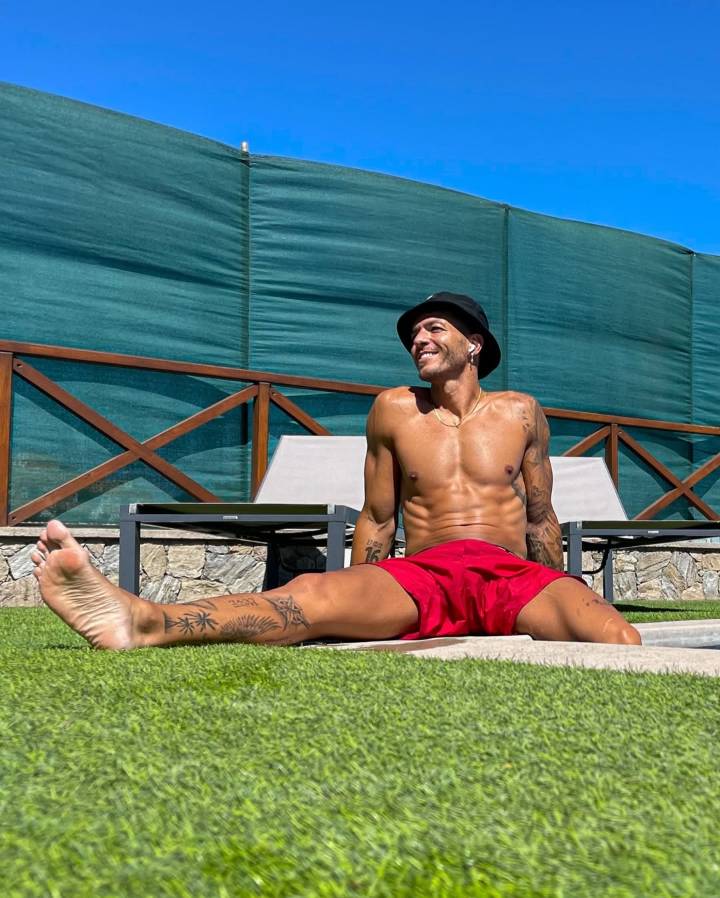 De Gran Canaria al corazón de 'Supervivientes': el novio futbolista y cochinero de Adara