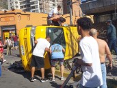 Grave accidente en Recoleta: un menor fallecido y varios heridos tras colisión entre furgón escolar y vehículo en fuga policial