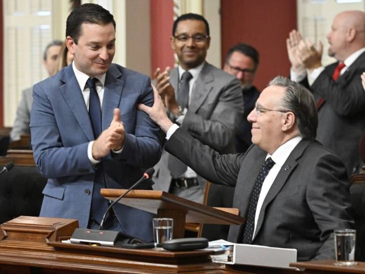 Liberals and PQ reluctantly agree to participate in consultations on Quebec constitution