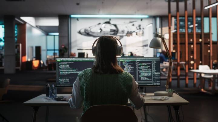 You Can Get Microsoft Visual Studio Pro 2022 and a Full Coding Course for Under $60 Right Now