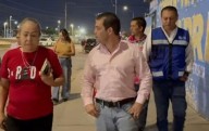 Escucha Issac Díaz peticiones y quejas de vecinos en Praderas del Sur