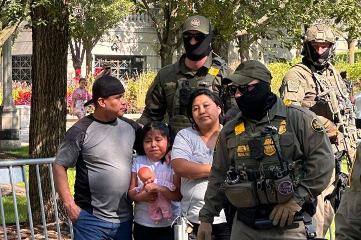 ICE Violated Consent Decree With Warrantless Arrests, Federal Judge In Chicago Says
