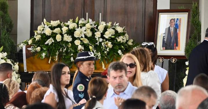 FOTOS: Así Dorado despide a Carlos López Rivera