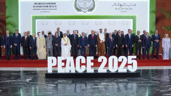 Líderes mundiales firman el acuerdo de paz de Gaza