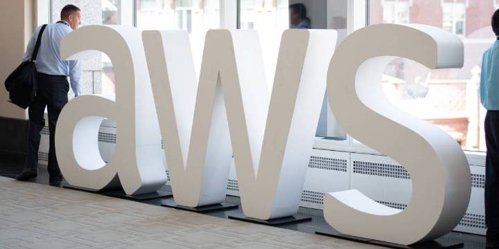 A single DNS race condition brought AWS to its knees • The Register