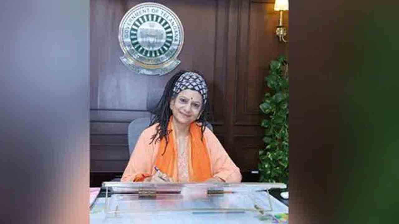 Senior IPS Officer Charu Sinha Assumes Charge As DG Of ACB