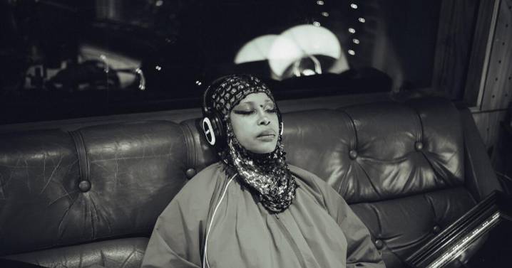 25 years later, Erykah Badu says 'Mama's Gun' still guides her musical evolution