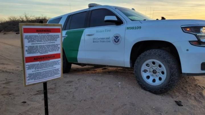 Mueren 2 migrantes durante una persecución del CBP en Texas