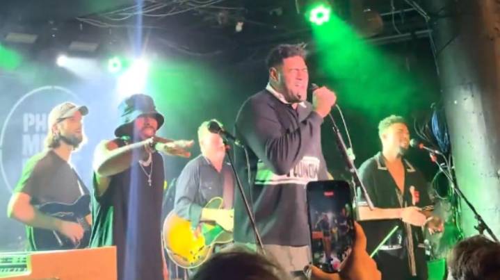 Aussie NFL superstar Jordan Mailata goes viral for ‘beautiful’ rendition of Valerie