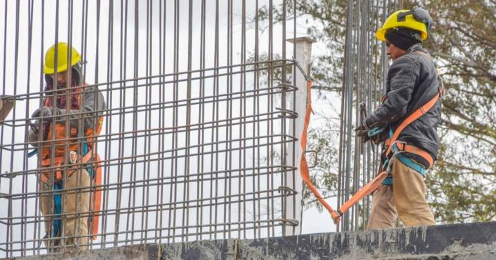 El Gobierno pediría a las empresas apoyar la reforma contratando gente