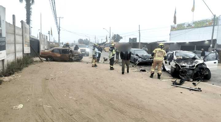 Dos personas heridas de gravedad tras colisión múltiple en Pan de Azúcar