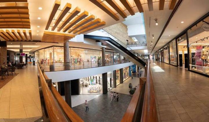 ¿Abren los supermercados y centros comerciales el festivo de Todos los Santos en Castilla