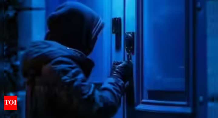 Shawshank-style prison heist: 'Wife-killer' steals Azamgarh jail chequebook, Rs 30L with staff help