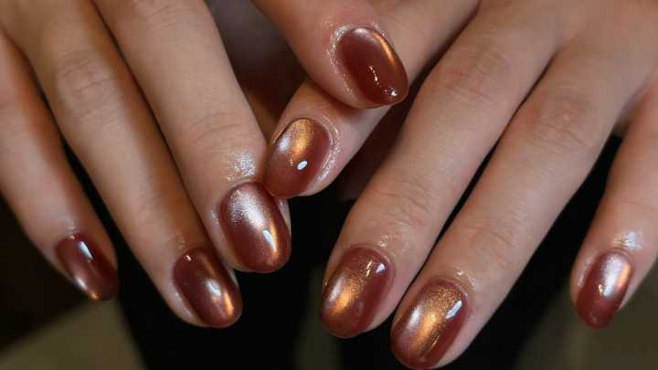 Estas son las 5 mejores tendencias de uñas para rejuvenecer las manos que dominarán octubre 2025